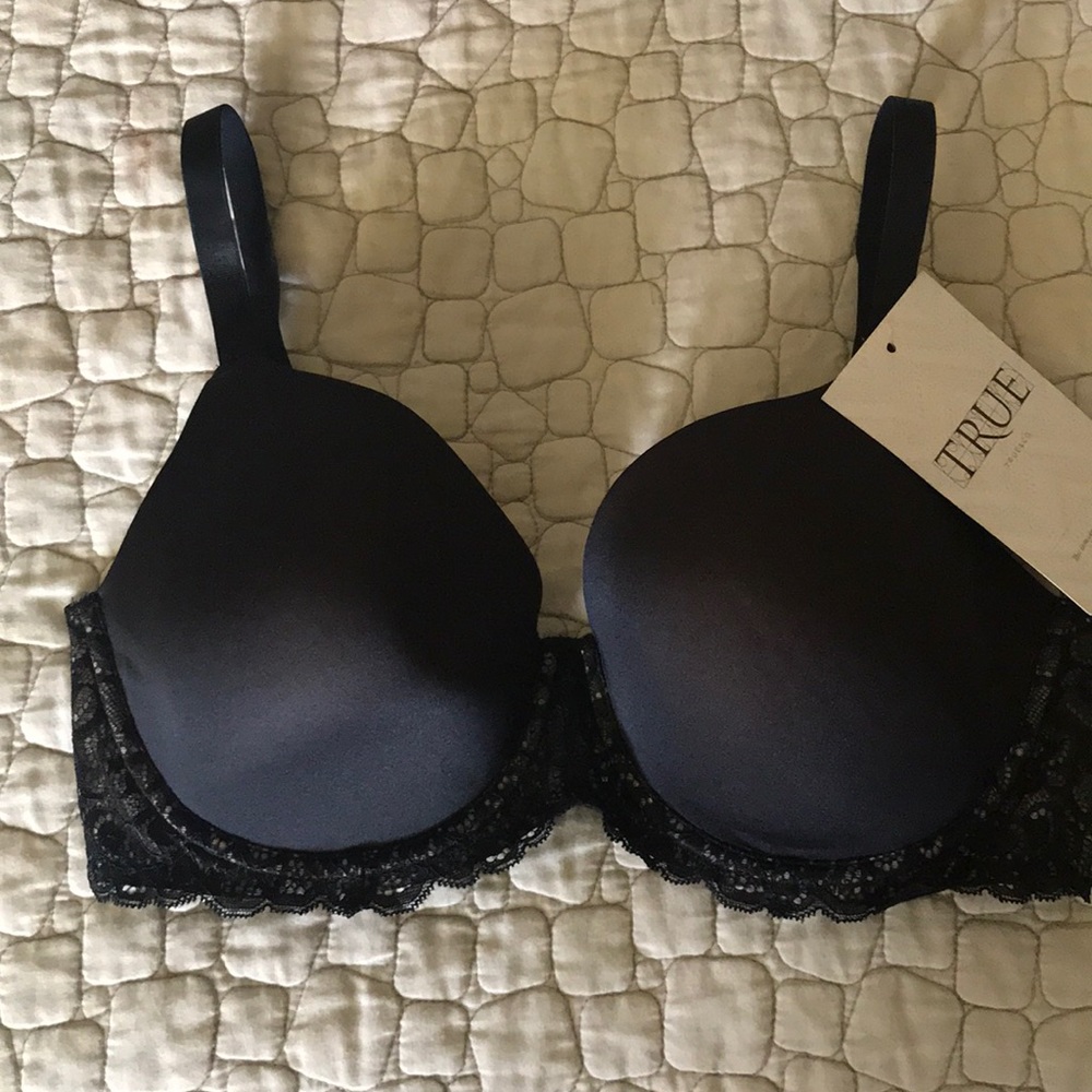 Black lacy bra